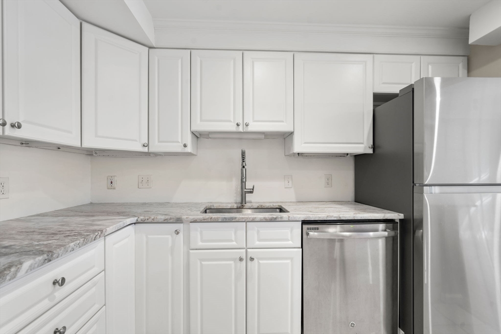 80 Jericho Road, Unit 80 Weston, MA 02493 - Photo 4 of 21
