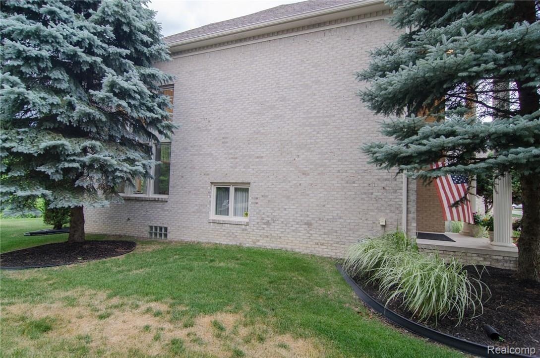 2124 Wentworth Drive Rochester, MI 48307 - Photo 42 of 45 GRU_2022.jpg