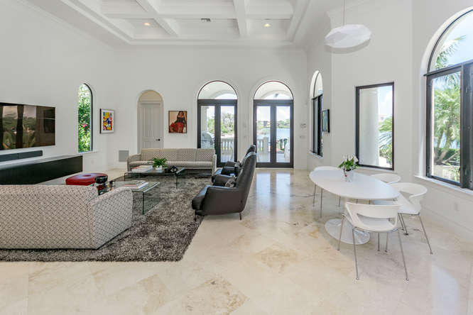 397 Old Jupiter Beach Road Jupiter, FL 33477 - Photo 16 of 39 397 Old Jupiter Beach Rd-small-016-28-40