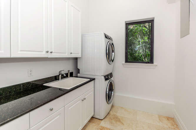 397 Old Jupiter Beach Road Jupiter, FL 33477 - Photo 31 of 39 397 Old Jupiter Beach Rd-small-032-41-44