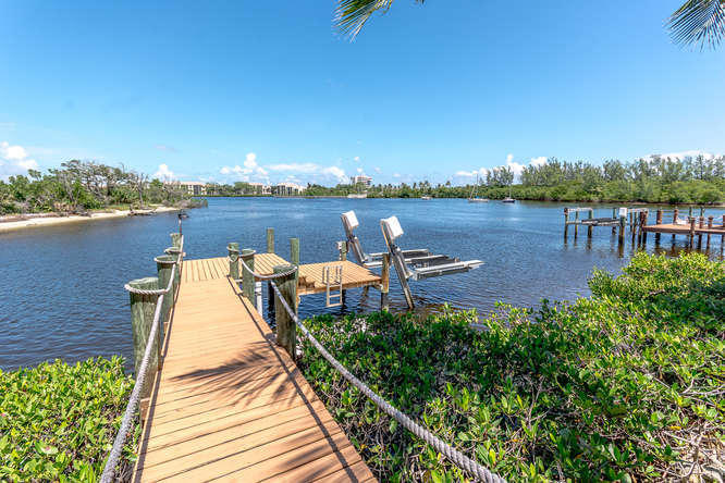 397 Old Jupiter Beach Road Jupiter, FL 33477 - Photo 37 of 39 397 Old Jupiter Beach Rd-small-038-69-71