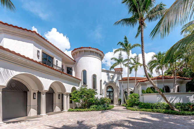 397 Old Jupiter Beach Road Jupiter, FL 33477 - Photo 4 of 39 397 Old Jupiter Beach Rd-small-004-14-4-