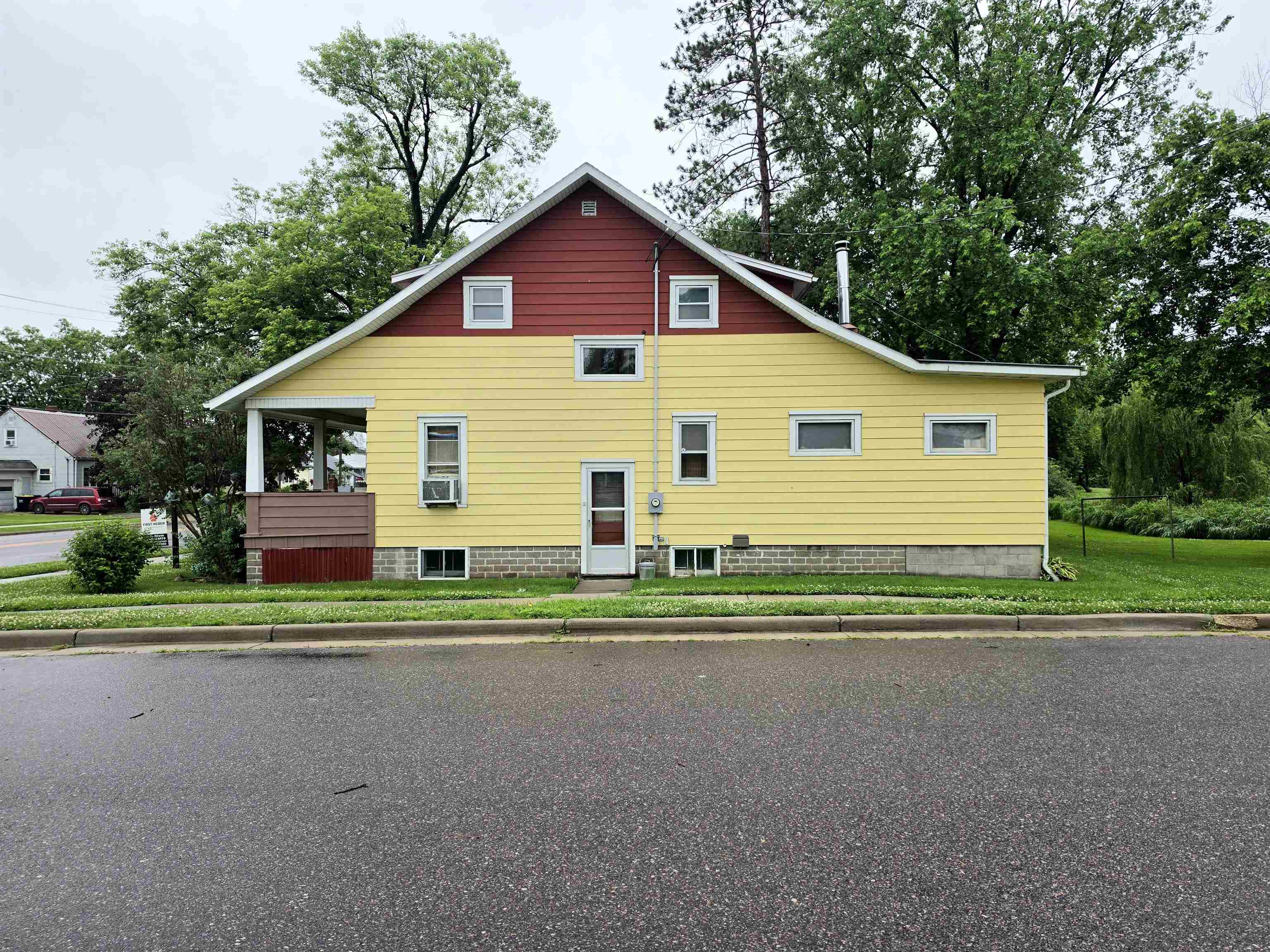 1035 Academy Street Elroy, WI 53929 - Photo 3 of 35