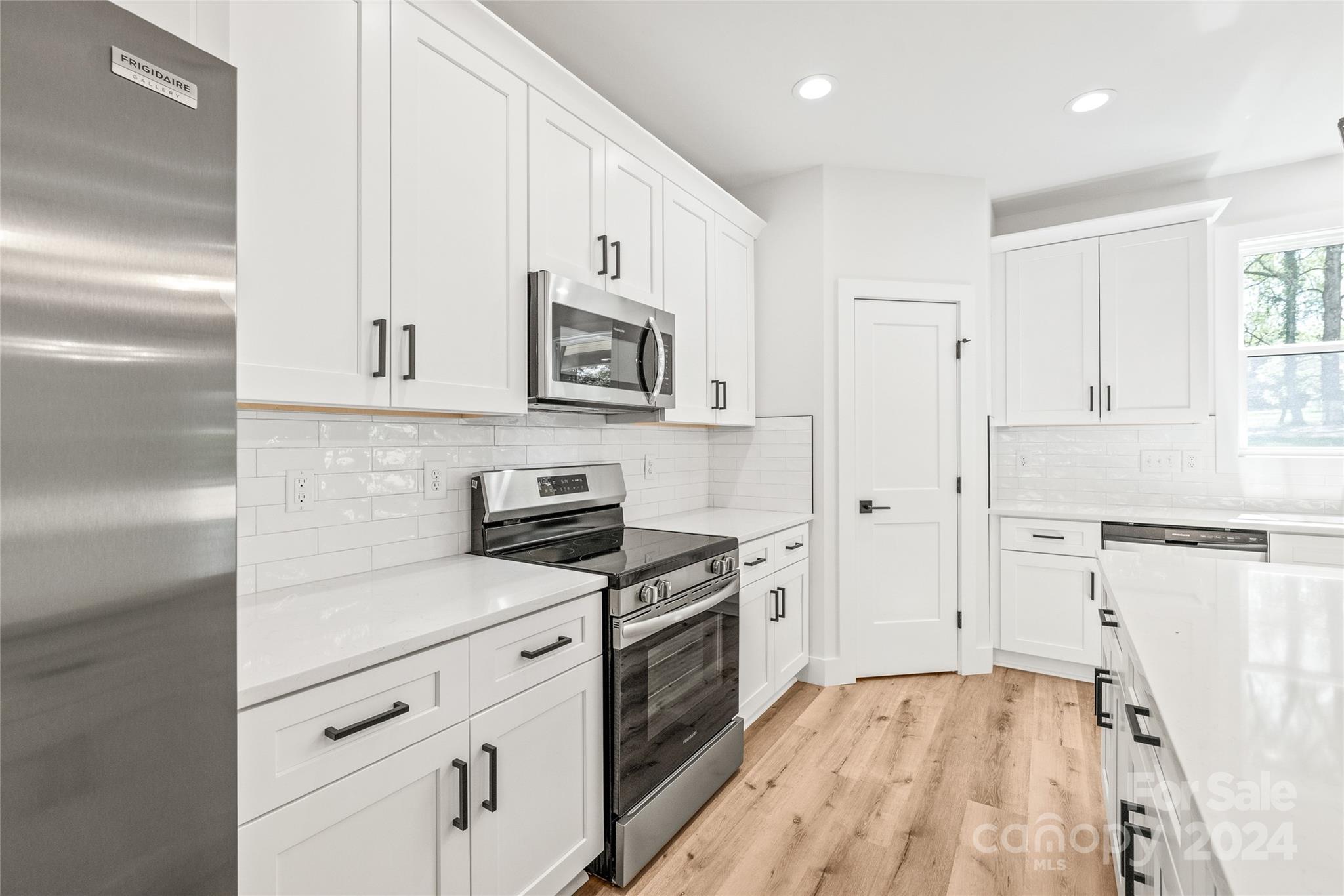 8325 Tuckalake Road Charlotte, NC 28215 - Photo 16 of 38 Gallery Image 16