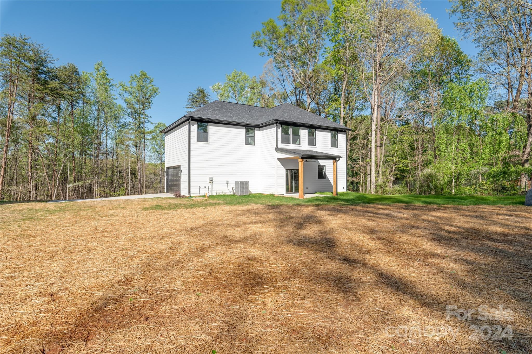 8325 Tuckalake Road Charlotte, NC 28215 - Photo 6 of 38 Gallery Image 6
