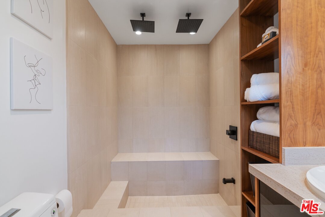 2124 Mt Olympus Drive Los Angeles, CA 90046 - Photo 6 of 10