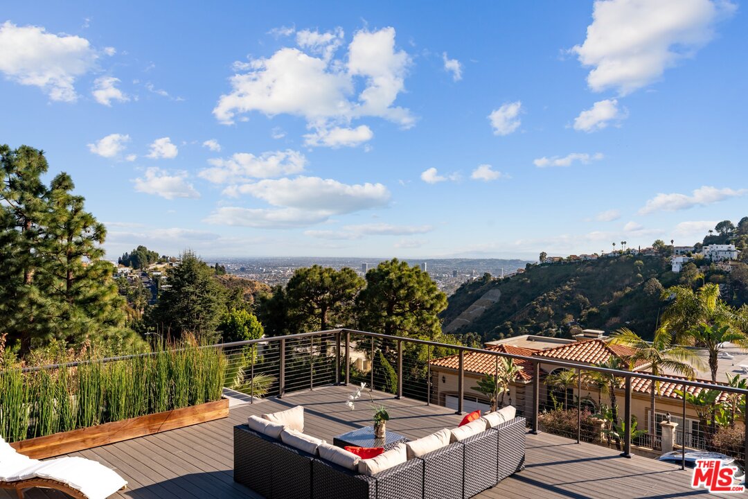 2124 Mt Olympus Drive Los Angeles, CA 90046 - Photo 9 of 10