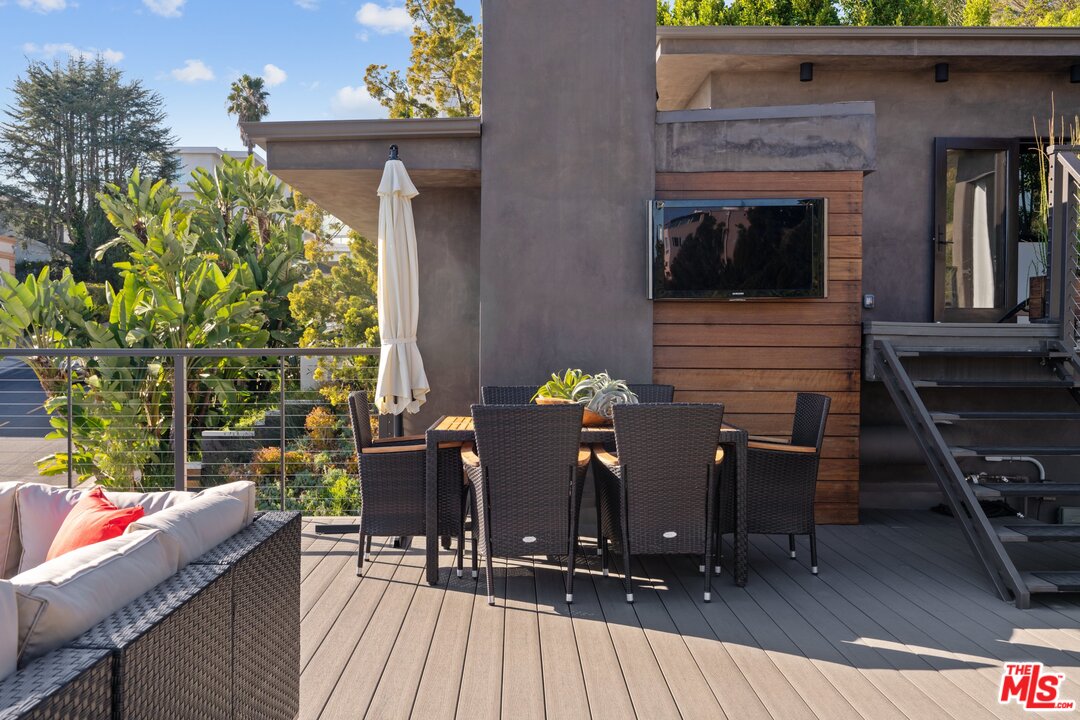 2124 Mt Olympus Drive Los Angeles, CA 90046 - Photo 10 of 10