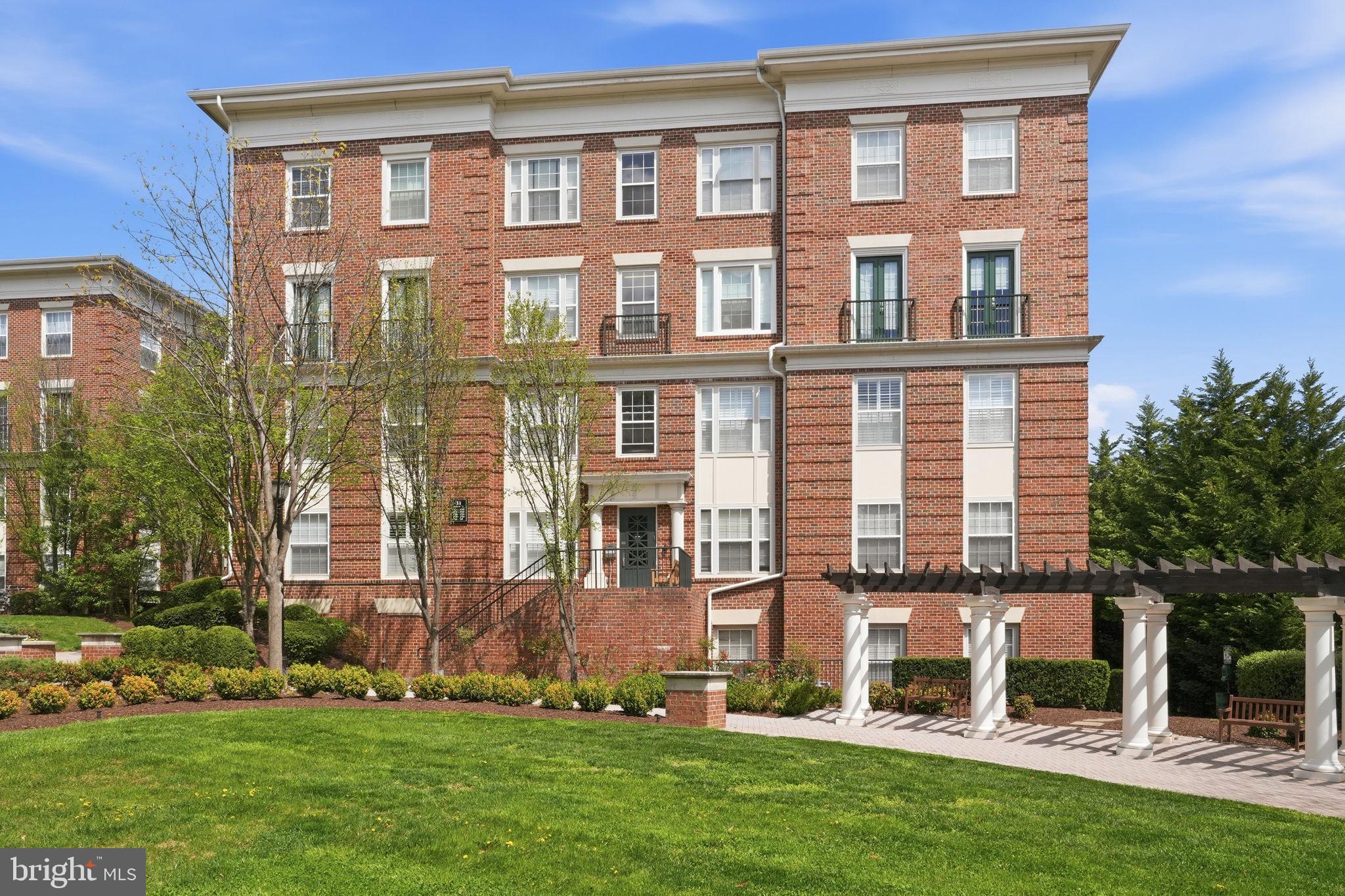 31 Booth Street, Unit 450 Gaithersburg, MD 20878 - Photo 2 of 36