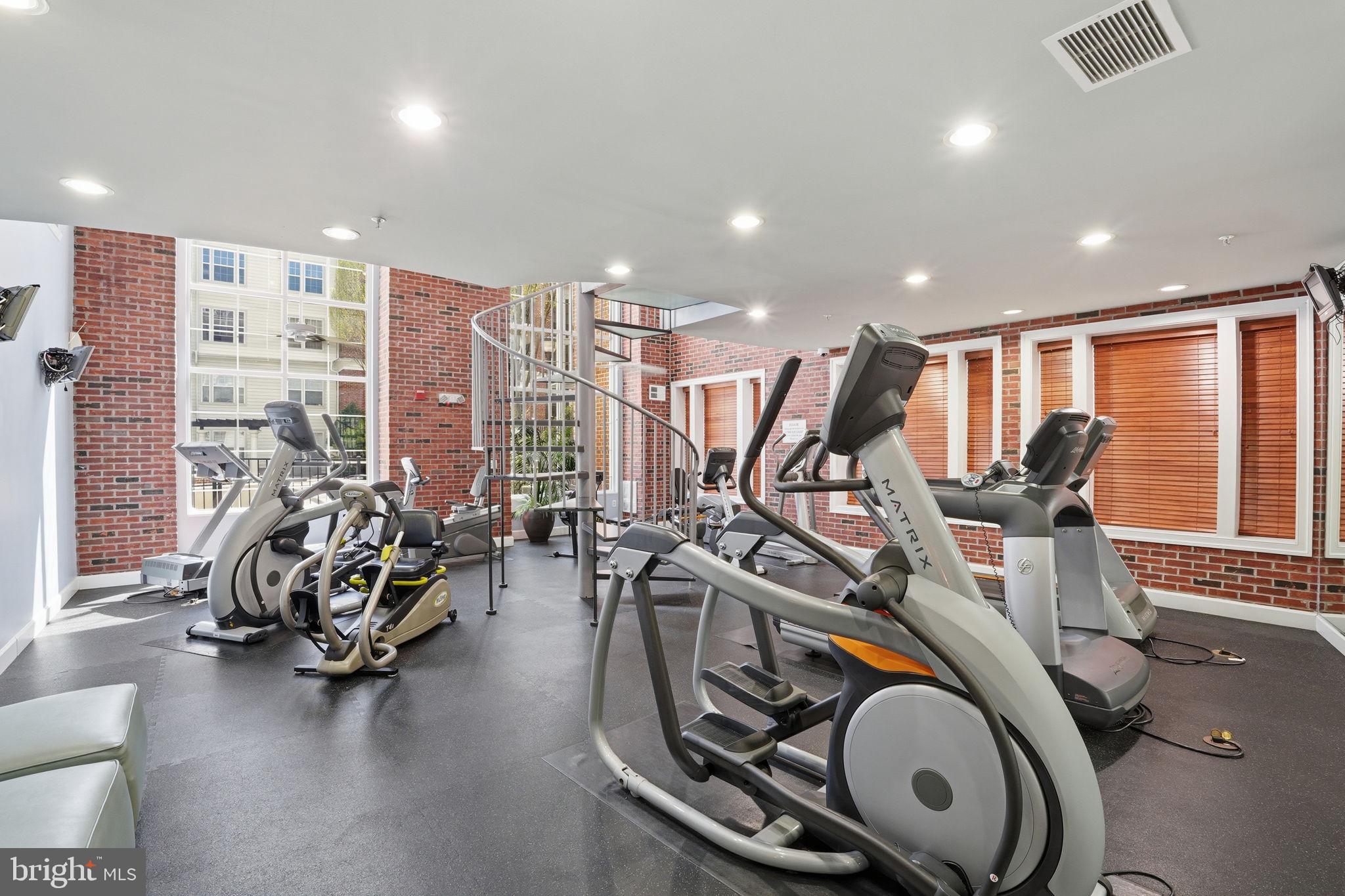 31 Booth Street, Unit 450 Gaithersburg, MD 20878 - Photo 35 of 36