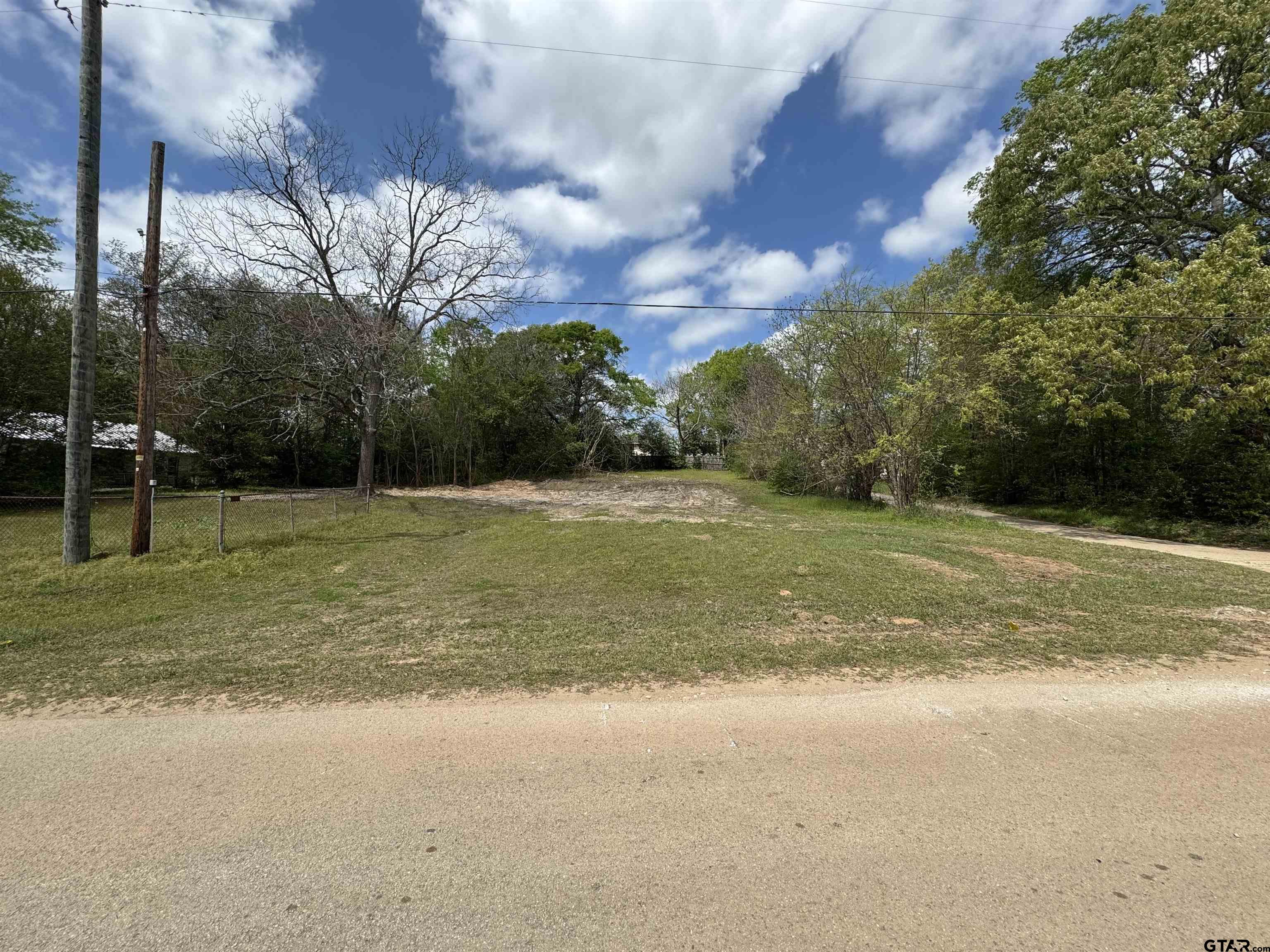 207 East Front Street Arp, TX 75750 - Photo 3 of 8 a view of a basketball court