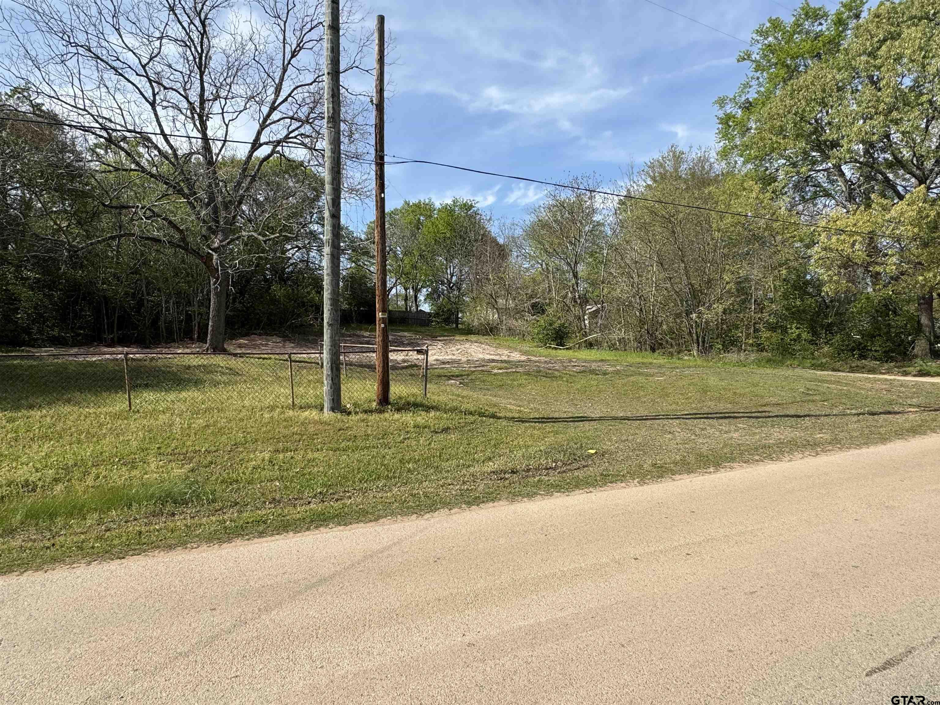207 East Front Street Arp, TX 75750 - Photo 6 of 8 a view of a park