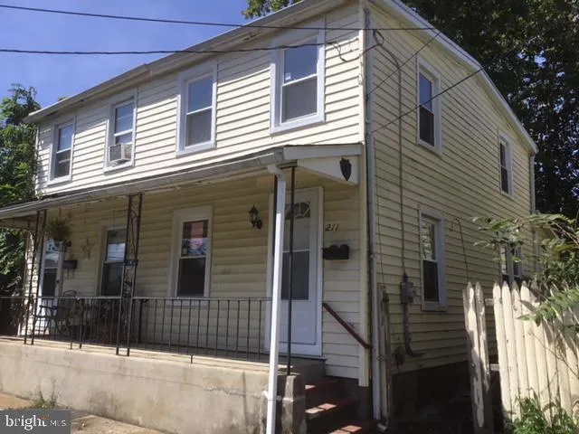 $1,750 | 211 Iron Street, Florence, NJ 08518