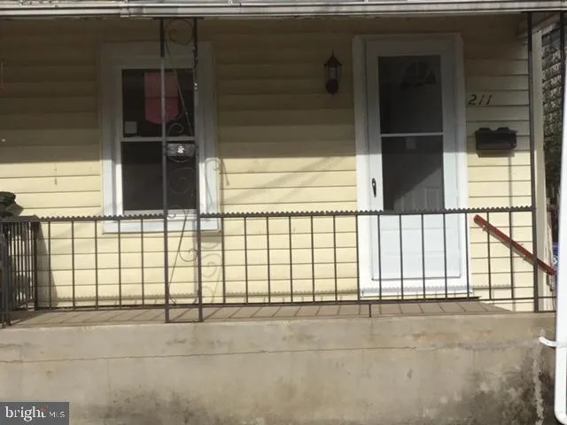 $1,750 | 211 Iron Street, Florence, NJ 08518