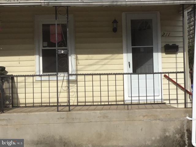 211 Iron Street Florence, NJ 08518 - Photo 2 of 21