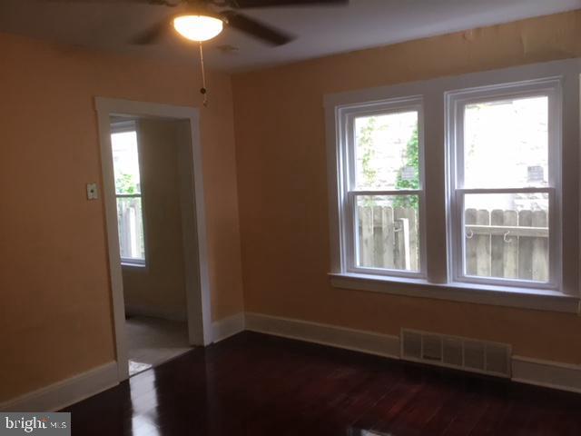 211 Iron Street Florence, NJ 08518 - Photo 7 of 21