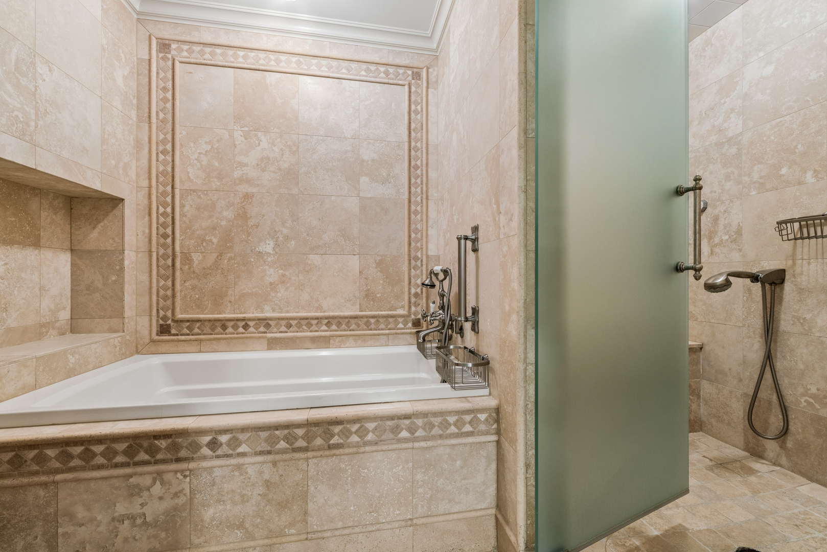 200 East Delaware Place, Unit 4DE Chicago, IL 60611 - Photo 35 of 47