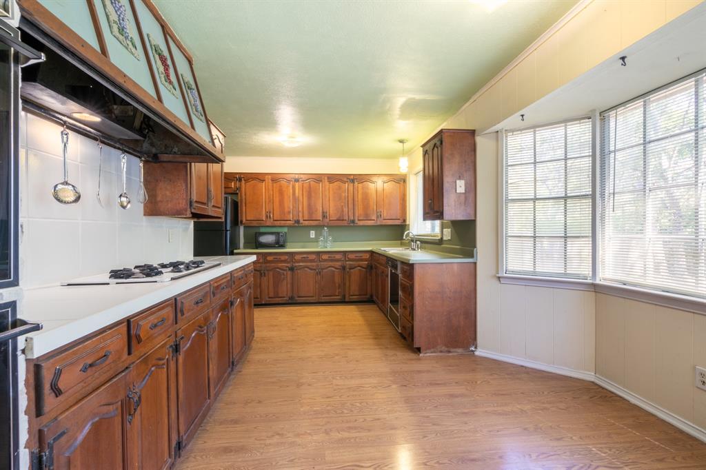 1208 Cedarbrook Trail Lancaster, TX 75146 - Photo 8 of 29