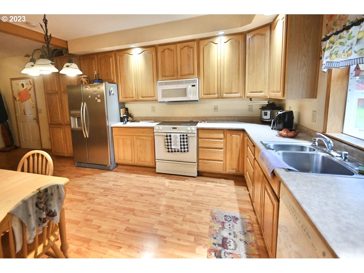 62735 Olive Barber Road Coos Bay, OR 97420 - Photo 3 of 41 Gallery Image 3