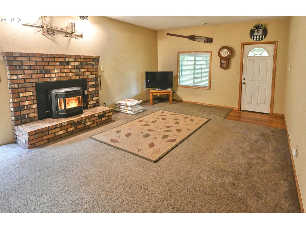 62735 Olive Barber Road Coos Bay, OR 97420 - Photo 8 of 41 Gallery Image 8