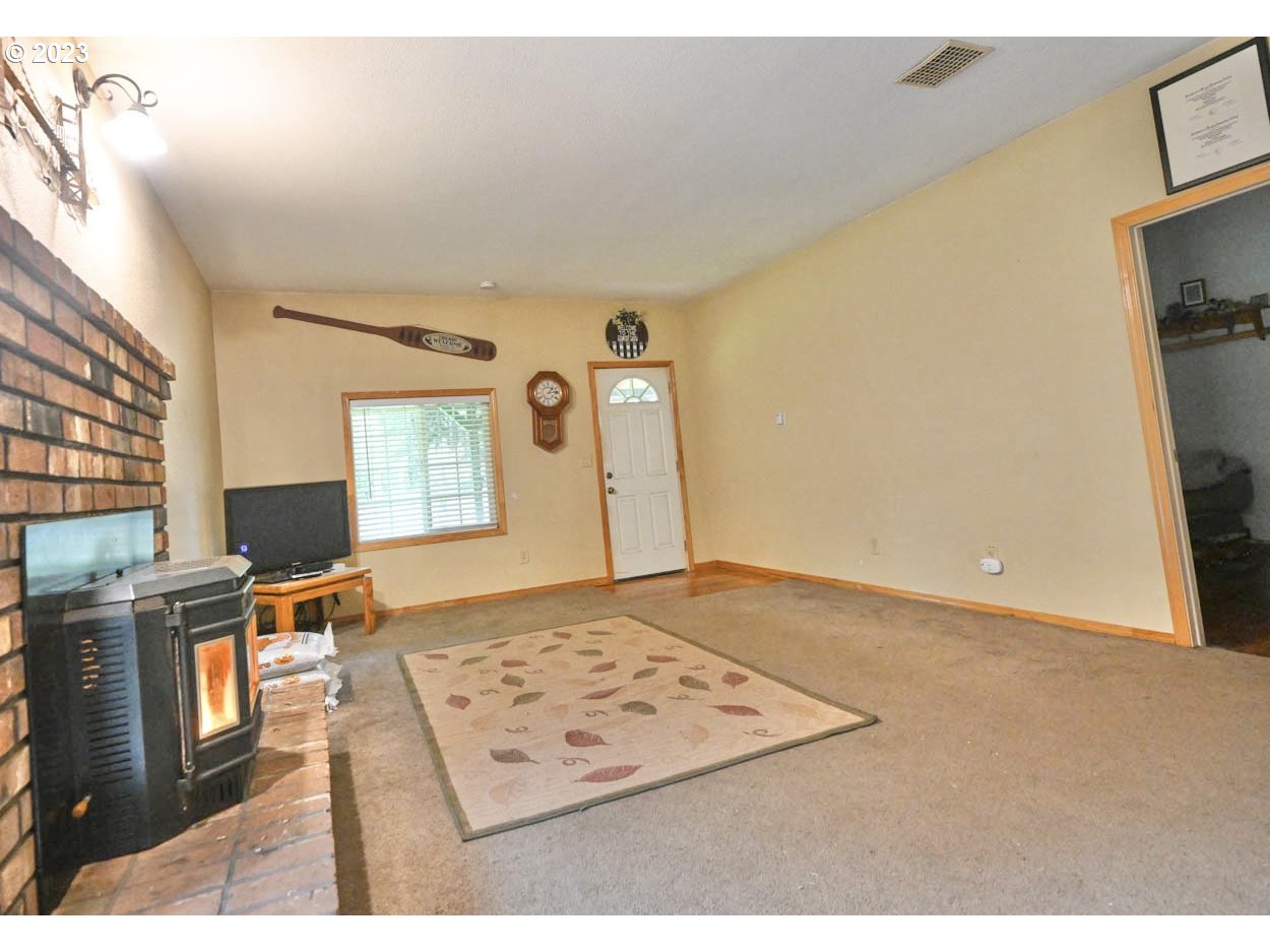 62735 Olive Barber Road Coos Bay, OR 97420 - Photo 10 of 41 Gallery Image 10