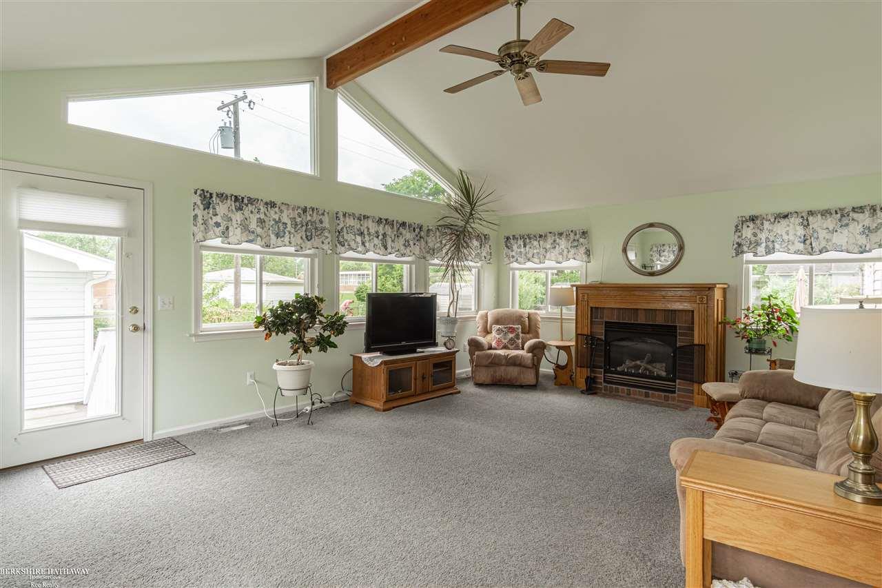 538 Roth Boulevard Clawson, MI 48017 - Photo 6 of 25 Great Room