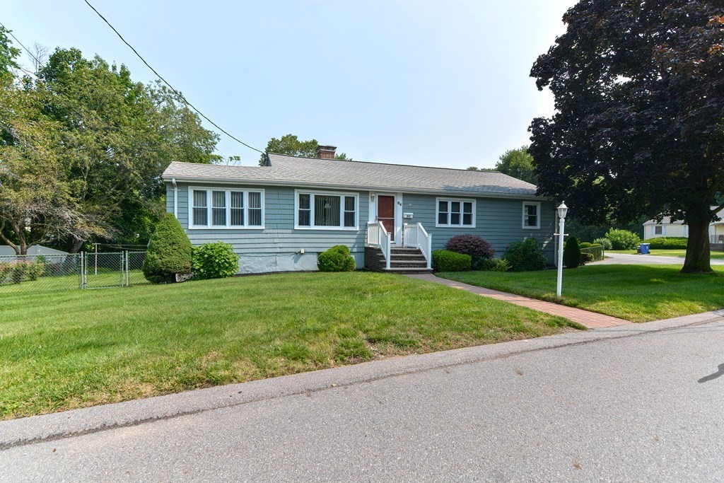 84 Plymouth Road Wakefield, MA 01880 - Photo 1 of 34 Gallery Image 1