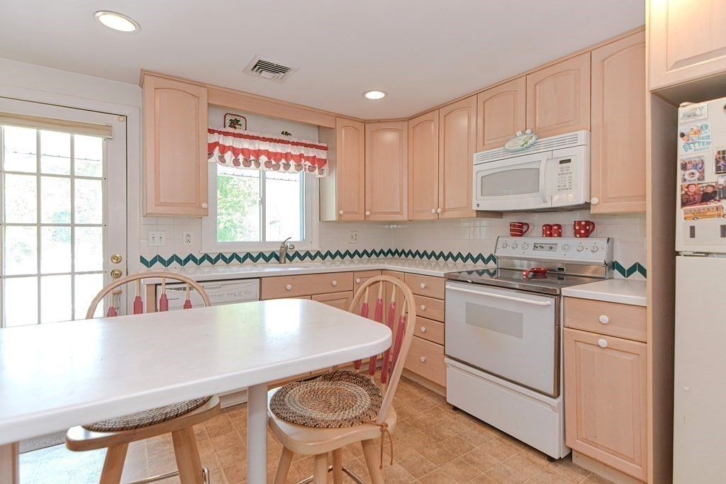 84 Plymouth Road Wakefield, MA 01880 - Photo 19 of 34 Gallery Image 19