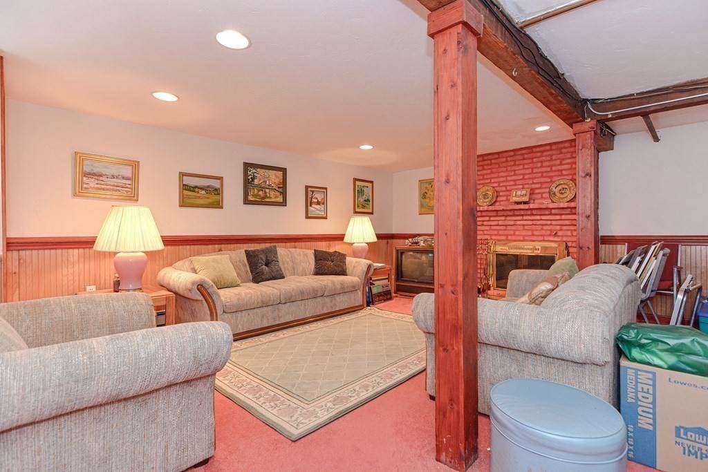 84 Plymouth Road Wakefield, MA 01880 - Photo 28 of 34 Gallery Image 28