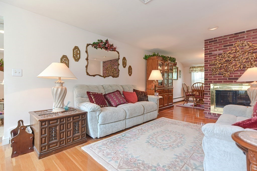 84 Plymouth Road Wakefield, MA 01880 - Photo 10 of 34 Gallery Image 10
