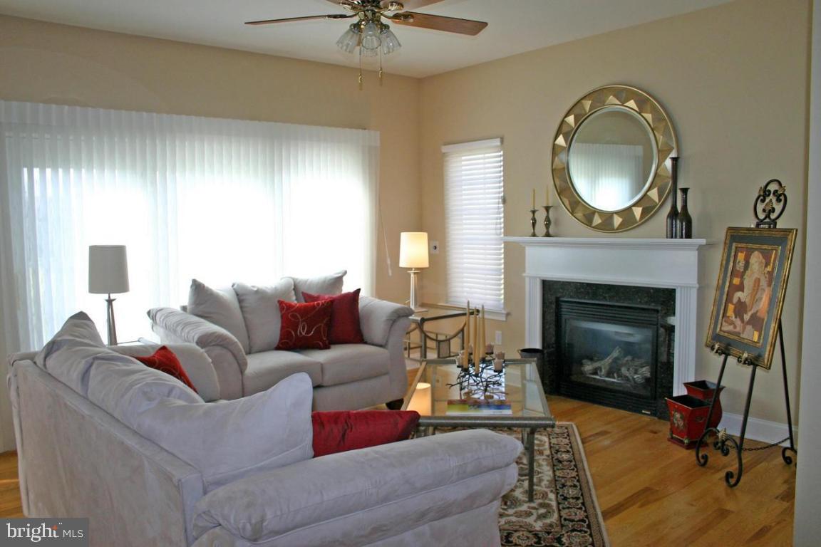 1004 Laureldale Court Lititz, PA 17543 - Photo 3 of 6 Gallery Image 3