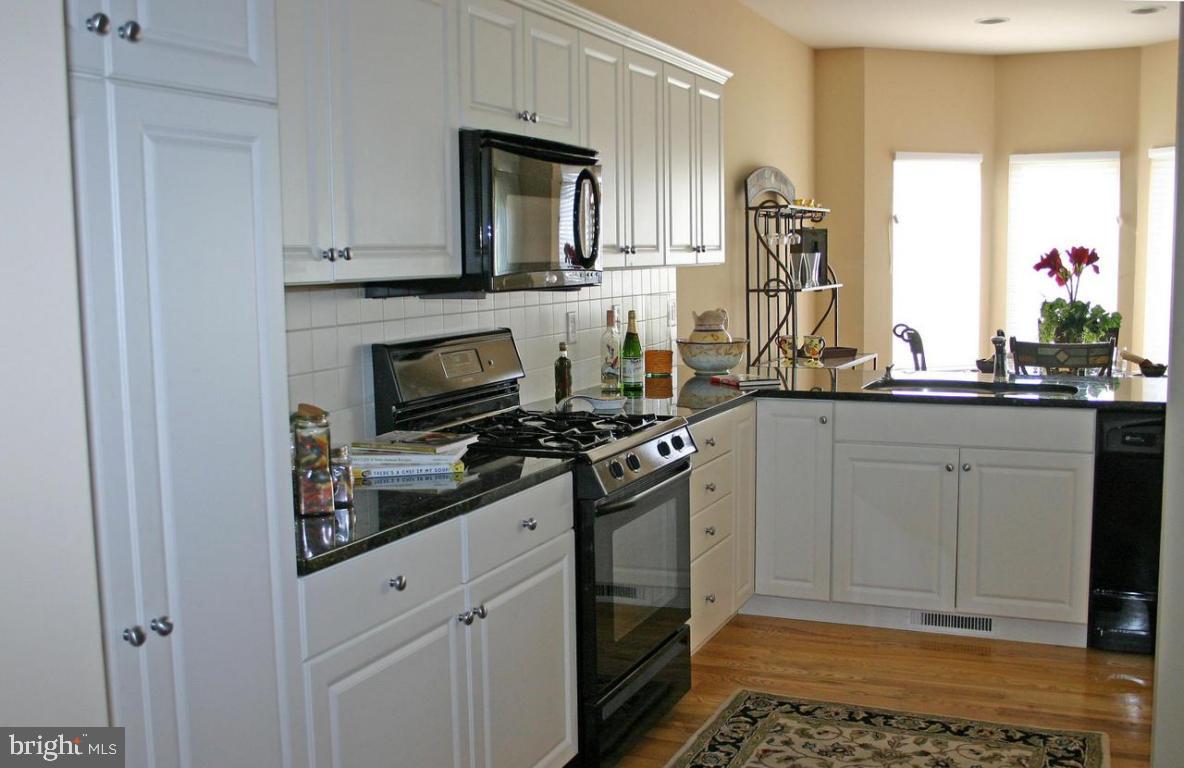 1004 Laureldale Court Lititz, PA 17543 - Photo 4 of 6 Gallery Image 4