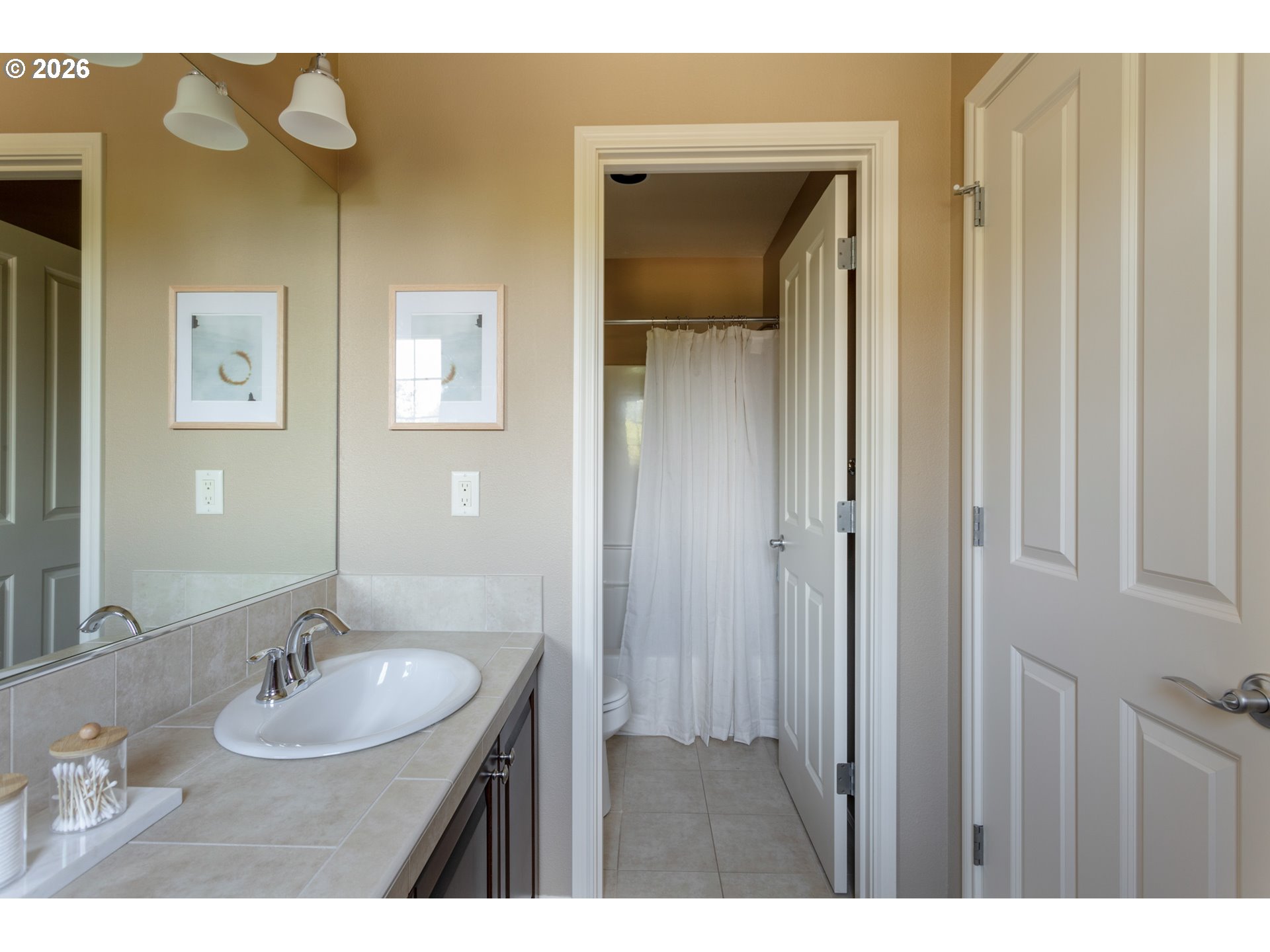 13357 Southwest Alpine View Tigard, OR 97224 - Photo 22 of 32 En Suite Bathroom