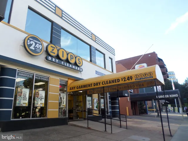 $2,300 | 2939 Van Ness Street Northwest, Unit 1126, Washington, DC 20008