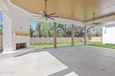 $875,000 | 111 Leaning Oak Drive, Lafayette, LA 70508