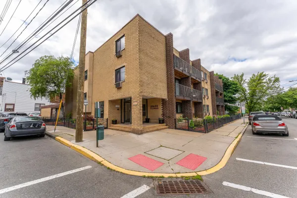 $285,000 | 7117 Park Avenue, Unit 2C, North Bergen, NJ 07047