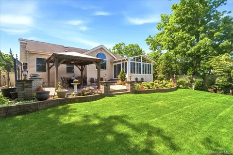 $1,529,900 | 9 Robert Circle, Syosset, NY 11791