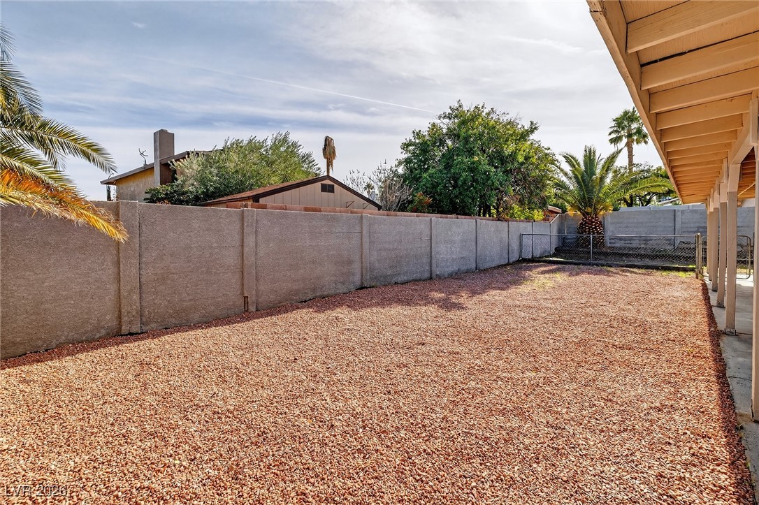 616 Hidden Valley Drive Henderson, NV 89002 - Photo 22 of 34