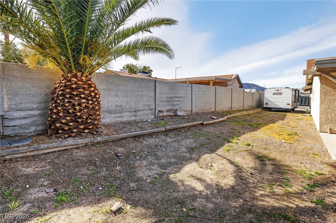 616 Hidden Valley Drive Henderson, NV 89002 - Photo 28 of 34 Side yard.