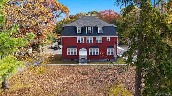 $1,875 | 221 Lake Avenue South, Unit 1C, Nesconset, NY 11767