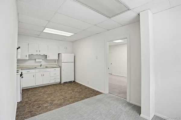 $1,875 | 221 Lake Avenue South, Unit 1C, Nesconset, NY 11767