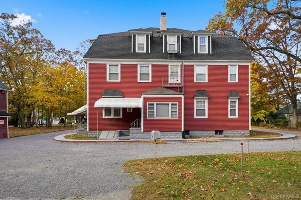 $1,875 | 221 Lake Avenue South, Unit 1C, Nesconset, NY 11767
