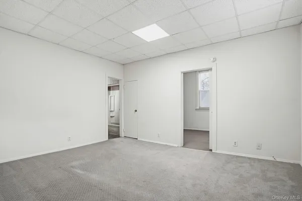 $1,875 | 221 Lake Avenue South, Unit 1C, Nesconset, NY 11767
