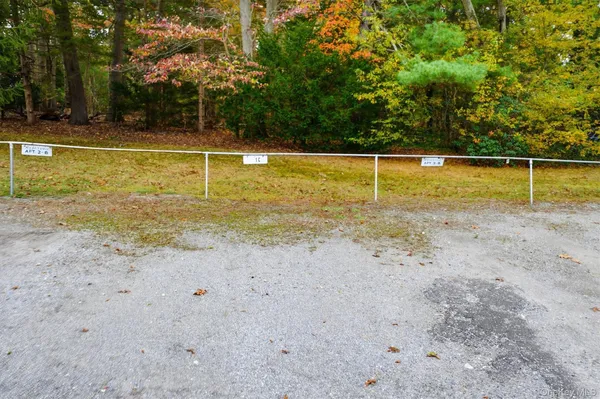 $1,875 | 221 Lake Avenue South, Unit 1C, Nesconset, NY 11767