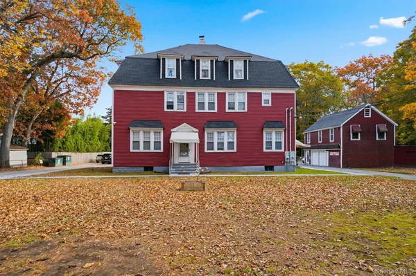 $1,875 | 221 Lake Avenue South, Unit 1C, Nesconset, NY 11767