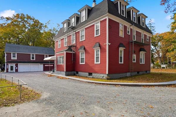 $1,875 | 221 Lake Avenue South, Unit 1C, Nesconset, NY 11767