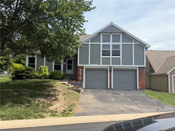 $340,000 | 8075 Colony Lane, Lenexa, KS 66215