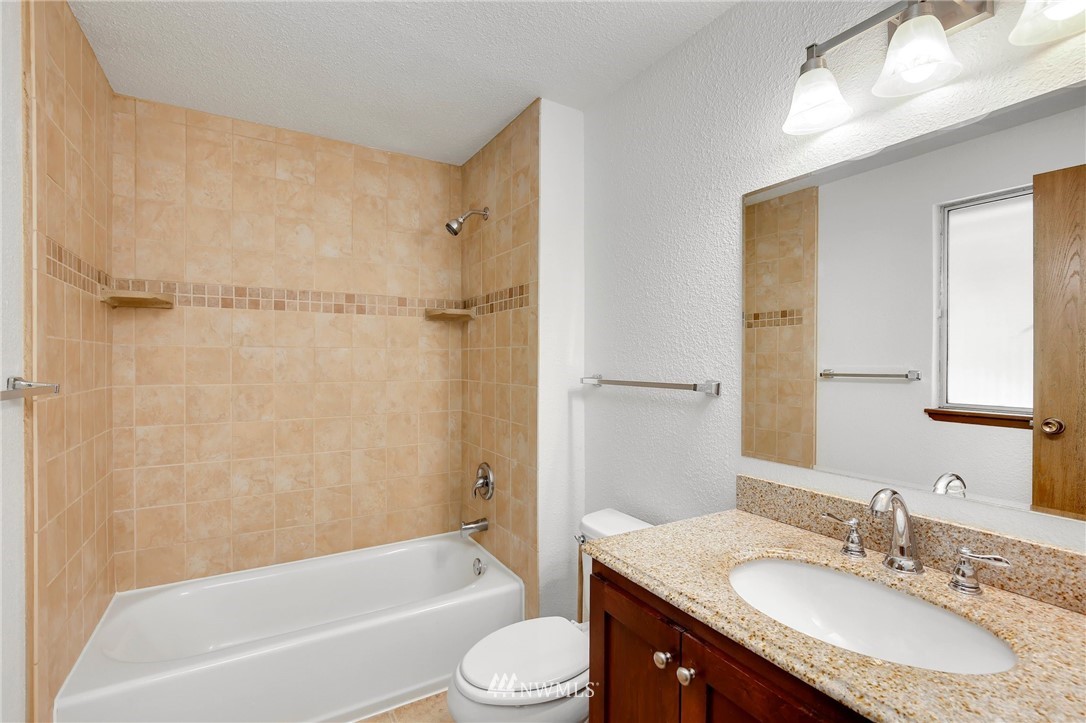 14042 Southeast 141st Street Renton, WA 98059 - Photo 14 of 23 Gallery Image 14
