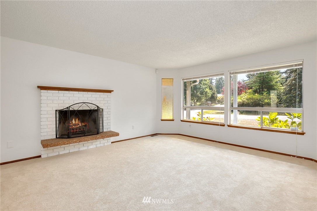 14042 Southeast 141st Street Renton, WA 98059 - Photo 8 of 23 Gallery Image 8