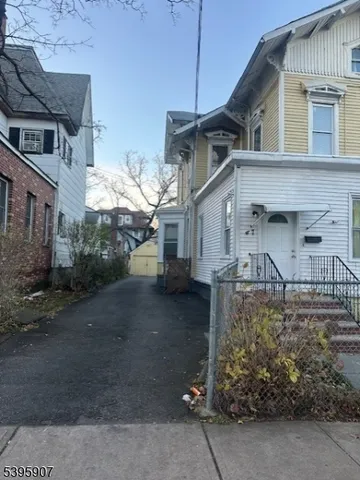a view of a street with house